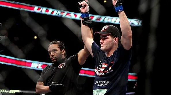 Chris Weidman Will Have to Fight Anderson Silva Without Matt Serra in His Corner