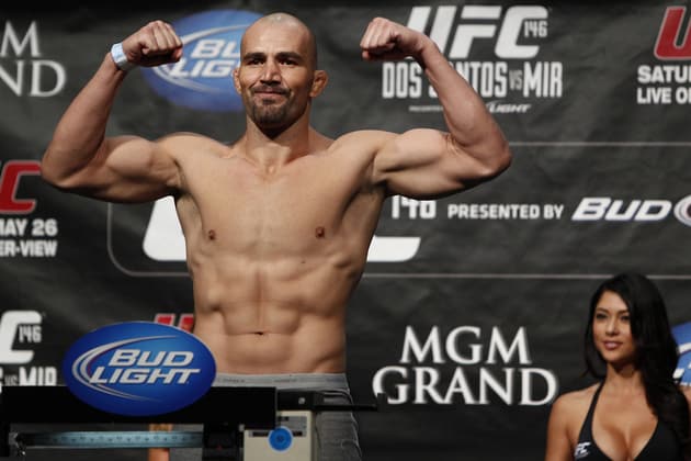 Hackelman Sees No Way that Ryan Bader Defeats Glover Teixeira